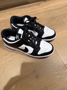 Nike Low-Top Black and White Skate Sneakers